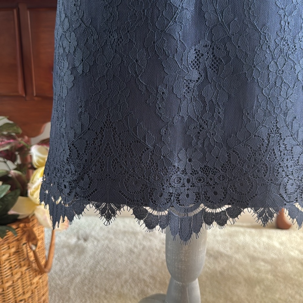 J. Crew Chantilly Lace Pencil Skirt Navy Blue Size 8 - Picture 4 of 12